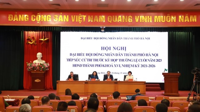 Đại biểu HĐND thành phố Hà Nội tiếp xúc cử tri quận Long Biên 